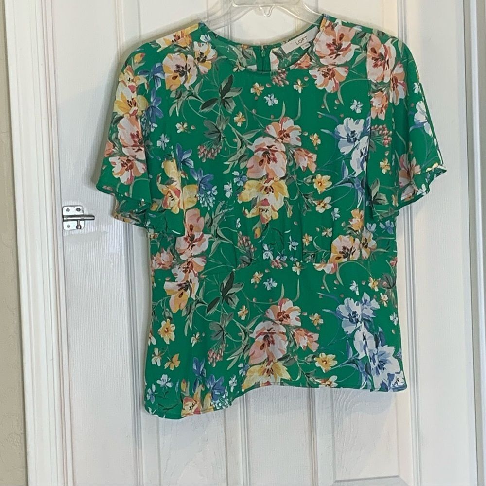 Loft Floral Peplum Top Round Neck Short Sleeves Green Women's Size 6 - Picture 6 of 13